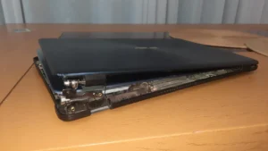 Cómo desmontar y reparar la bisagra rota de su computadora portátil